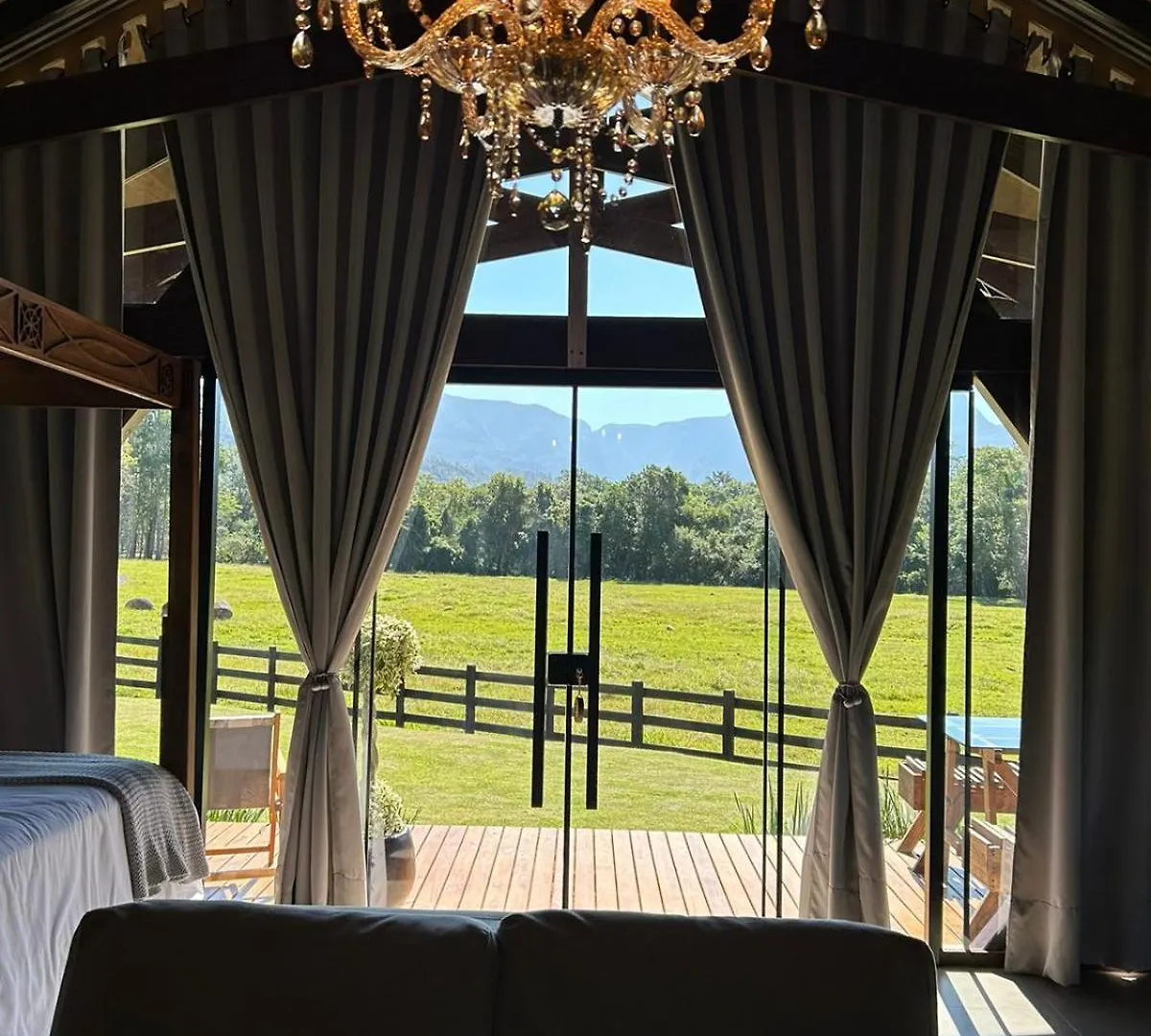 Luxe tent Vicenca Glamping Hotel Praia Grande  Brazilië